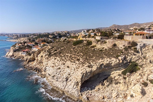 Prachtig stedelijk perceel met uitzicht op zee te koop in El Campello.

Unieke kans: een resident