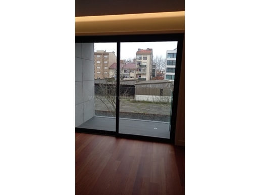 3-Zimmer-Wohnung mit Balkon und Garagenkasten, Matosinhos Sul