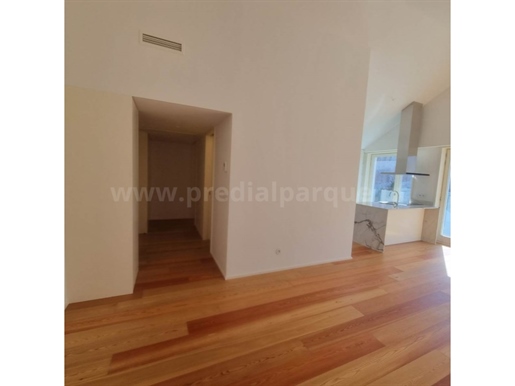 T2 with parking space and storage, next to the Matosinhos Market