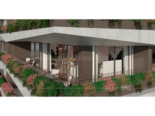 T4 avec terrasse + 2 balcons + 2 places de parking, Matosinhos Sul