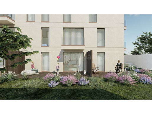 Appartement de 2 chambres avec balcon et 2 places de parking, centre de Matosinhos