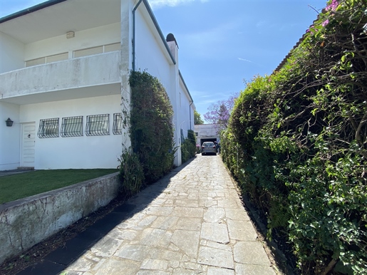 Villa located on the elegant Avenue Dr. Antunes Guimarães