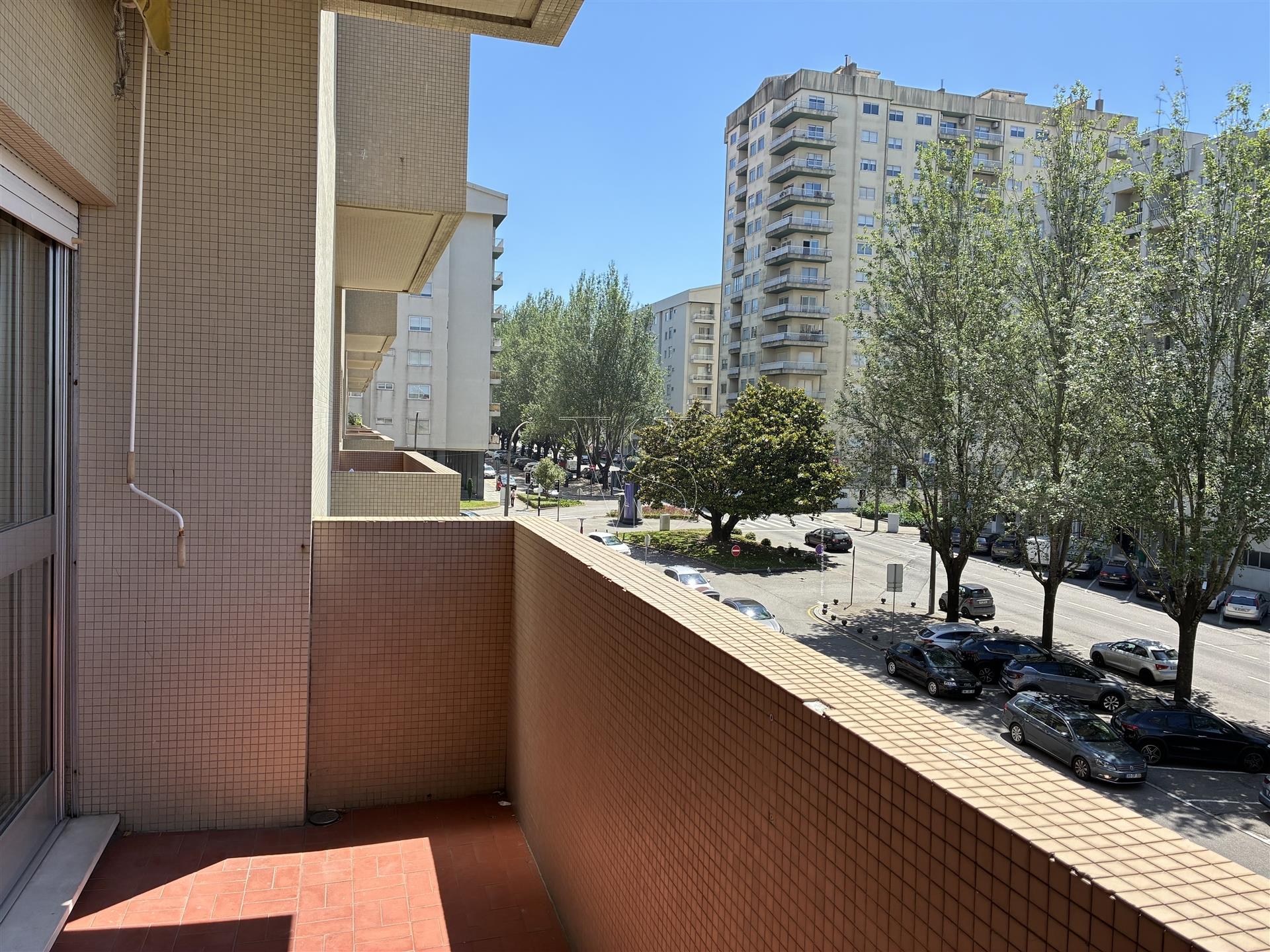 2-Bedroom Apartment Just 5  Minutes from Metro Station – Damião de Góis street -  Porto
