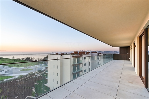 T3, condominium fermé, vue sur le fleuve Douro, Porto et la mer.