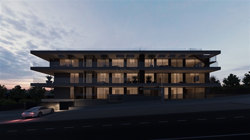 Appartement de luxe avec 2 suites à 50 mètres de la plage de Canidelo et box pour 3 voitures.