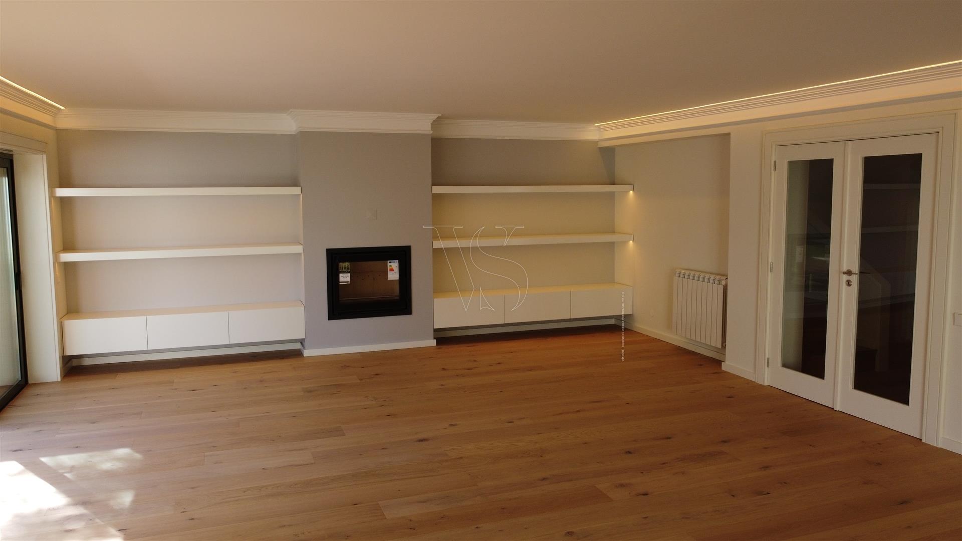 Ein luxuriöser Rückzugsort in der Nähe von Foz – Exklusive Villa mit Pool, 5 Schlafzimmer (2 Suiten)