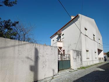 House T5 in the center of Pataias