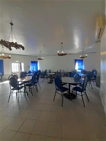 Villa de 2 chambres avec restaurant entièrement équipé et prêt à fonctionner à Marinha Grande
