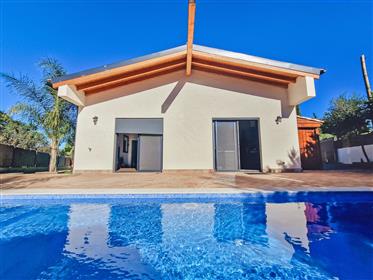 Villa with pool in Alcantarilha