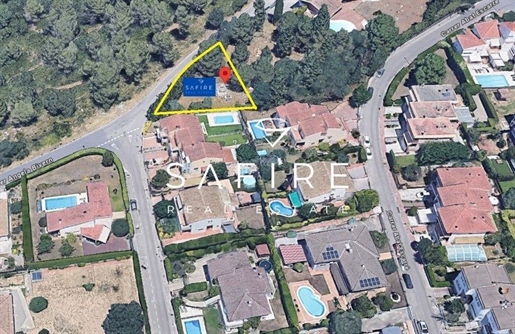 Plot for the construction of 2 houses in Montjuic Girona