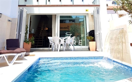 House with Pool in Colera 3rd line of the sea with tourist license