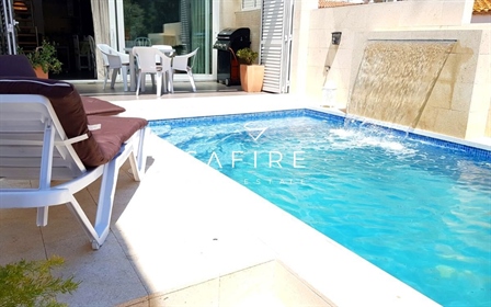 House with Pool in Colera 3rd line of the sea with tourist license