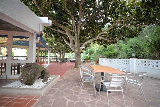 Eksklusiv restaurant med sportsområde og pool i Playa de Aro