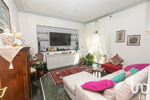 Sale Apartment 110 m² - 3 bedrooms - Genoa