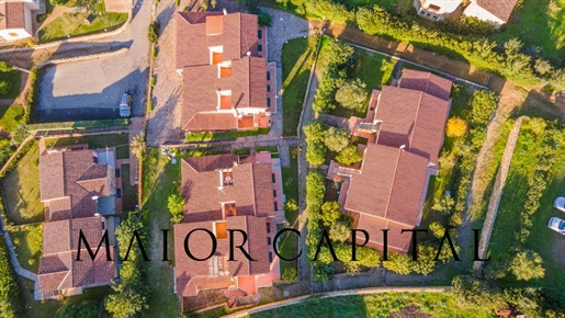 Geschakelde villa van 450 m2 in Budoni
