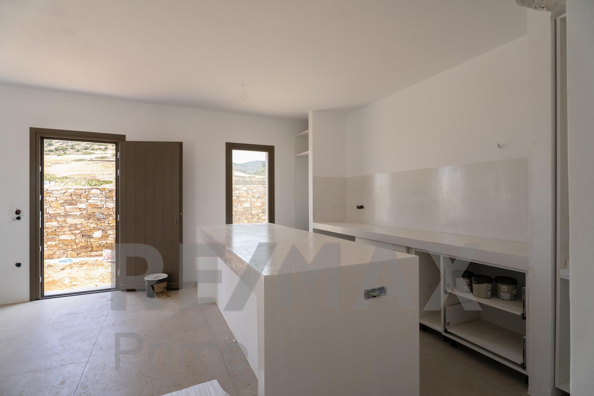 - Villa for sale, Agios Georgios, Antiparos, 115,10 sq.m., €900.000