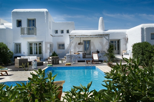 Wunderschöne Villa zum Verkauf in Kamares von Paros mit Meerblick - 190 qm, 860.000€