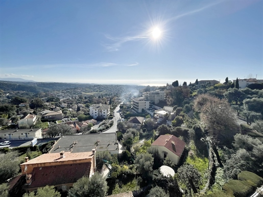 Vence, Beautiful apartment of 83 m2 on the top floor facing a magnificent panorama