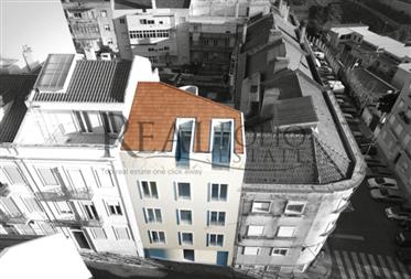 Bâtiment avec projet approuvé pour 5 appartements à Lisbonne