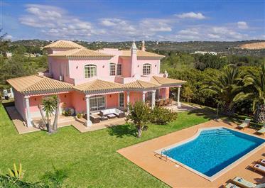 Classic villa on an exceptionally large plot with orange grove