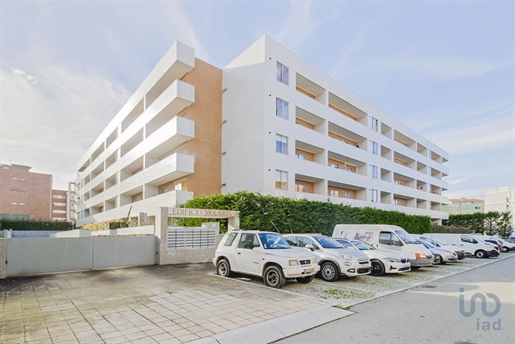Appartement T3 à Porto de 173,00 m²