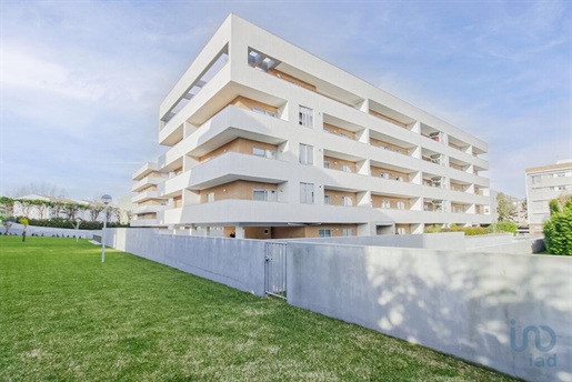 Appartement T3 à Porto de 173,00 m²