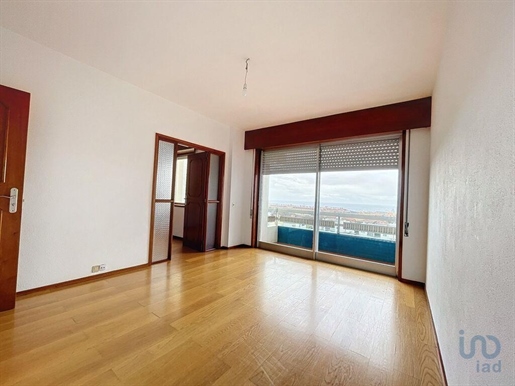 Appartement T3 à Porto de 84,00 m²