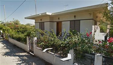 Samostojeća kuća u Aigiu, Peloponezna Grčka