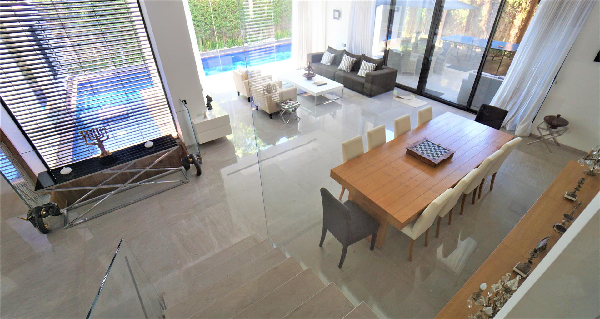 Beautiful House near the sea in Herzelia Pituach 