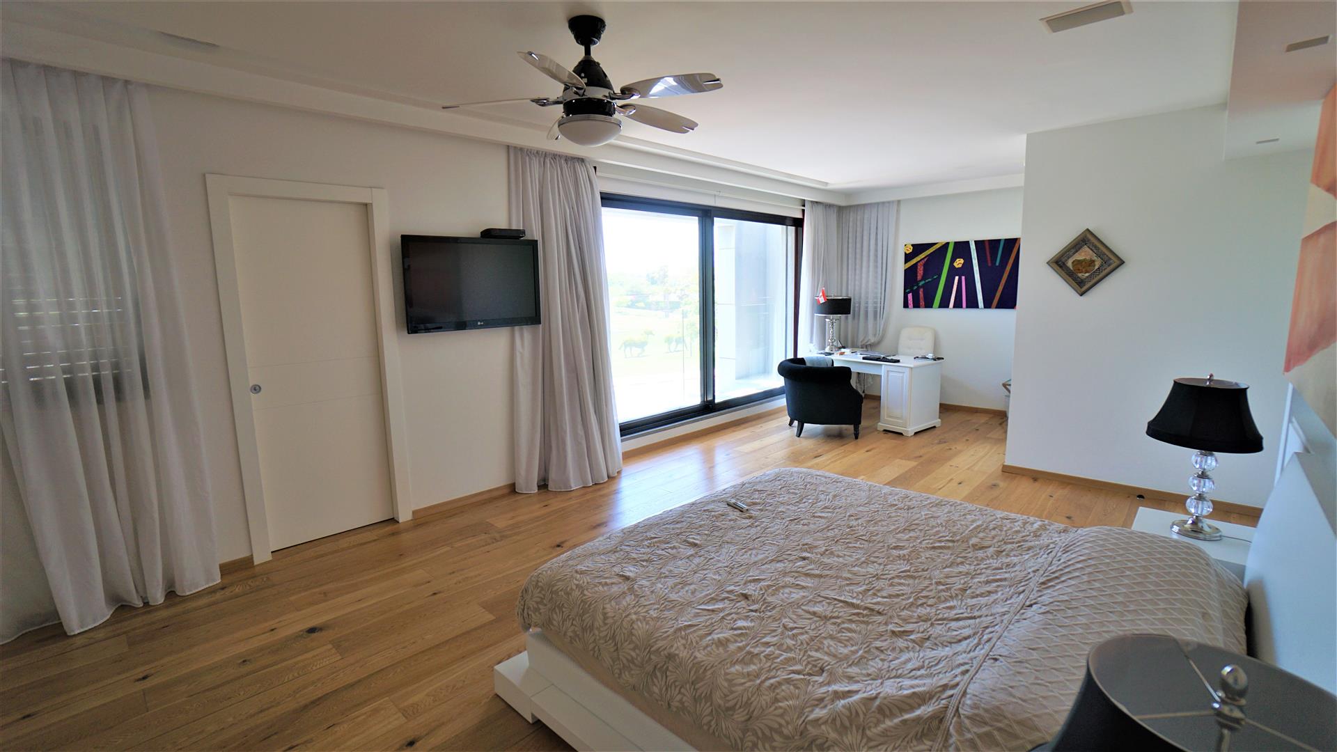 Beautiful House near the sea in Herzelia Pituach 