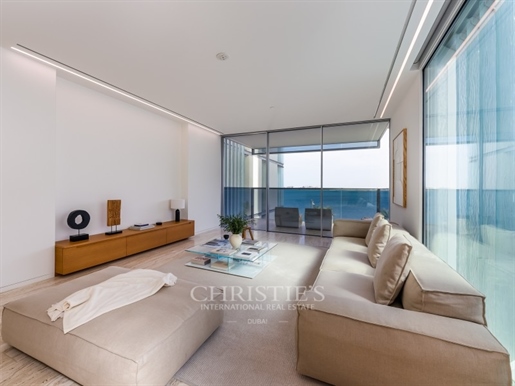 Luxurious 3Bed and Maids /Branded Furniture /Sea View