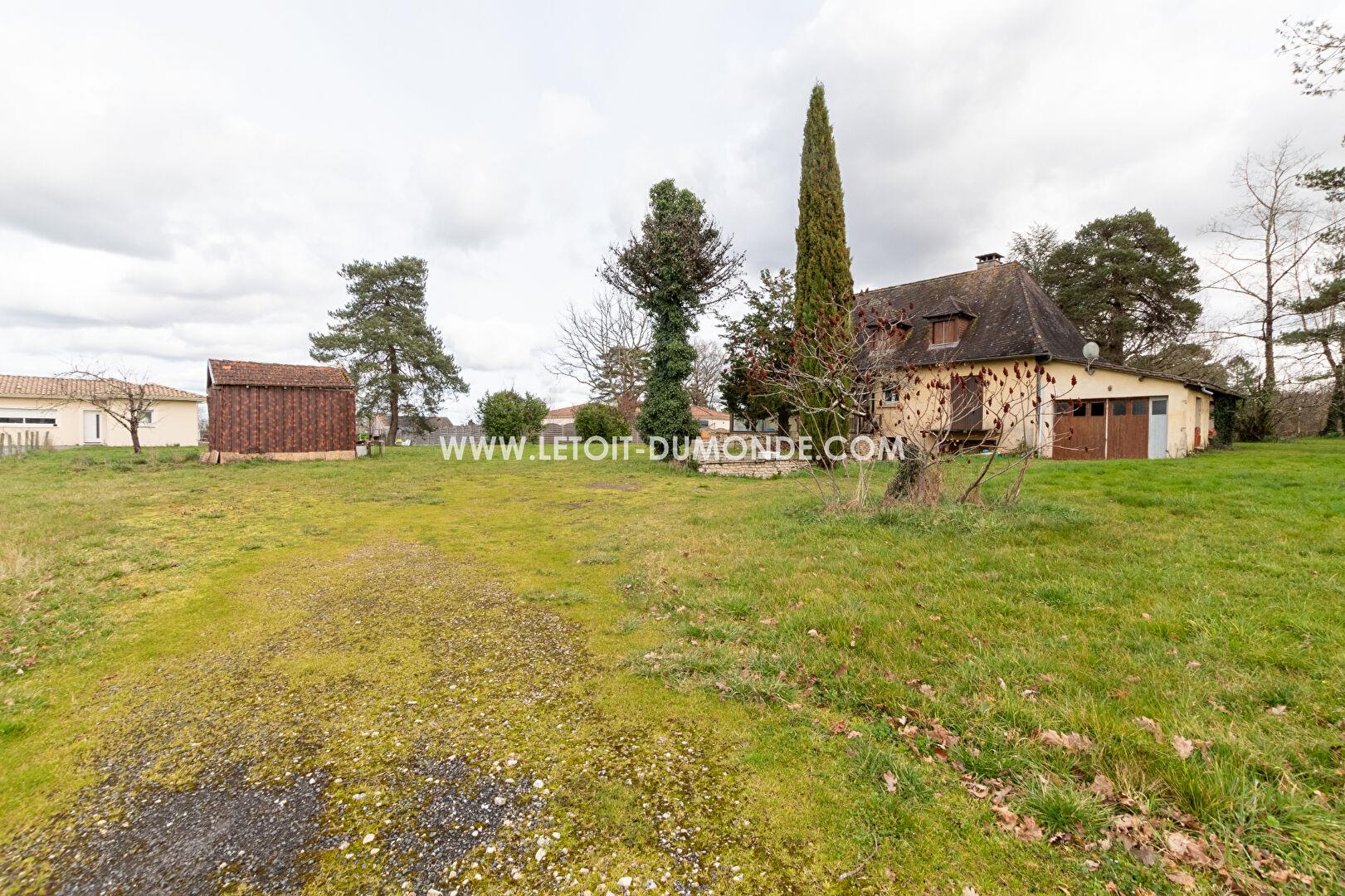 House 268 m² built (141 m² living space) 6 rooms, garden, garage