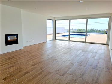 Nieuwe 3 Slaapkamer Villa met Zwembad in Atouguia da Baleia