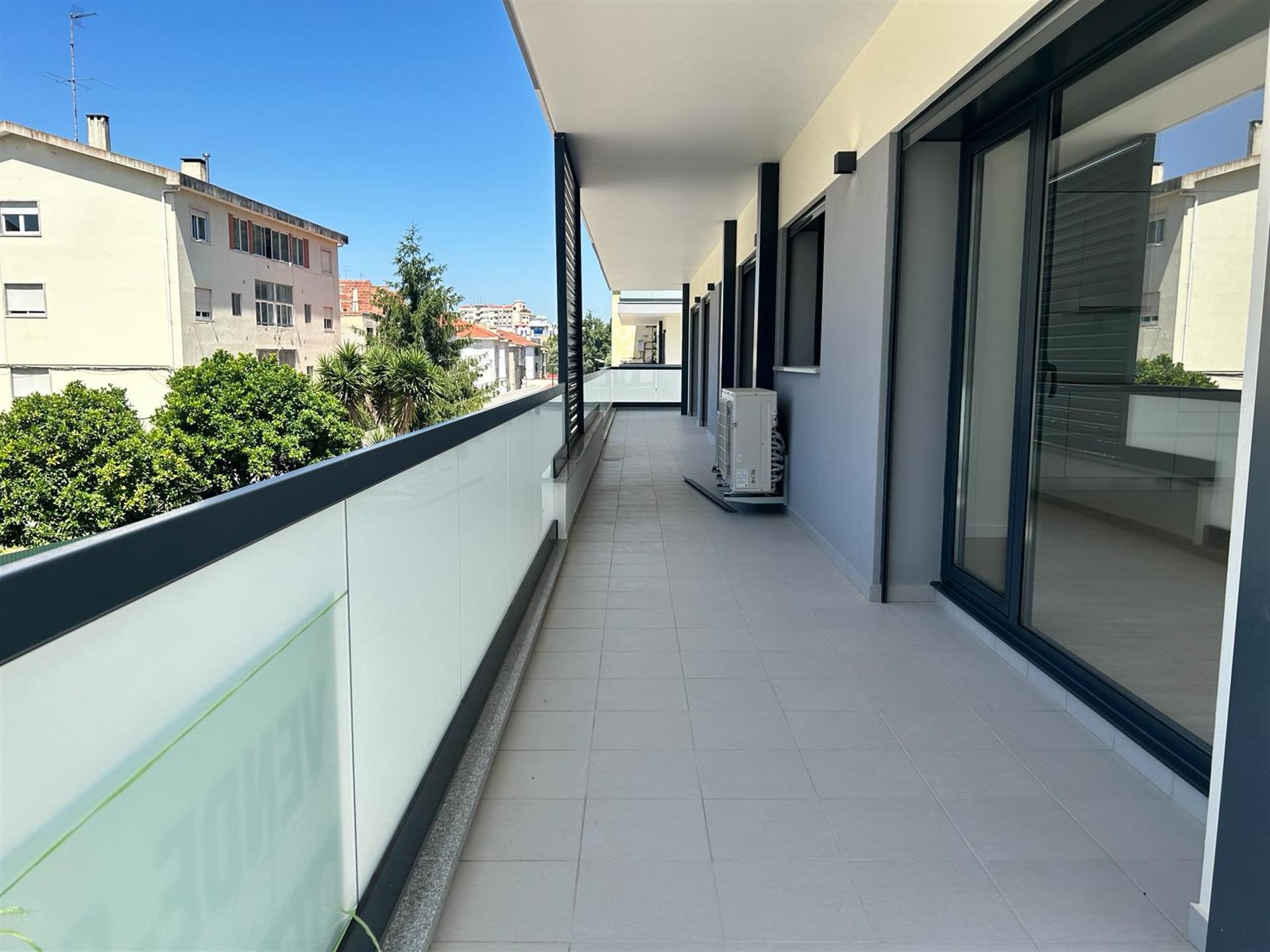 Superior quality 3 bedroom flat with a privileged location in Leiria 