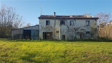 Te renoveren landhuis Ancona