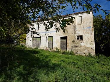Casa de fazenda típica de Marche a ser restaurada