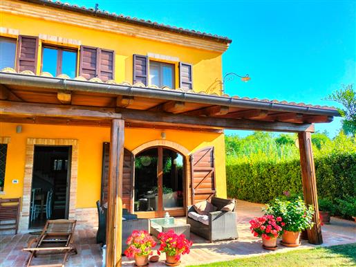 Completely renovated country house located in an agricultural area in Osimo