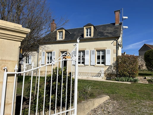 Bourgeois house near Saint-Amand Montrond