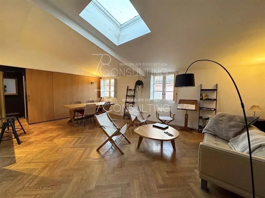 Sale - Toulouse - Saint-Étienne - 3 Rooms - Top Floor