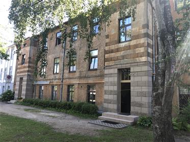 Three-Storey building. All apartments are freshly renovated.