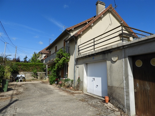 Pleasant independent property of 5000 m2 with outbuildings