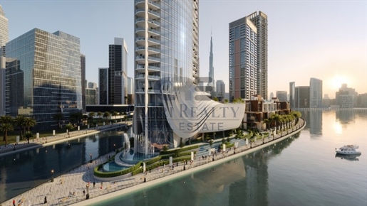 Luxury Waterfront| Burj Khalifa View | Prime Location