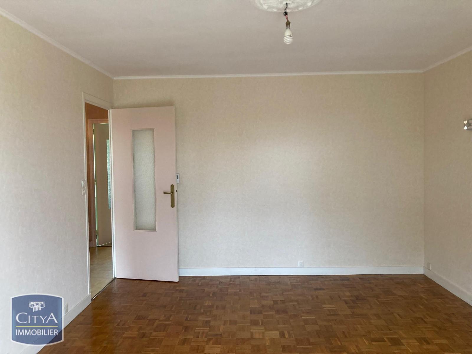 Purchase: Apartment (71600)