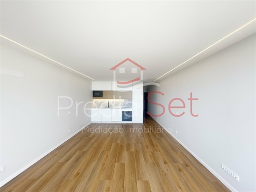 Zakup: Mieszkanie (8100)