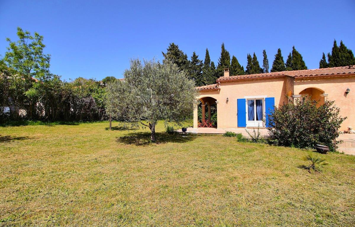 Villa T5 of 118 m² with garden with swimming pool 