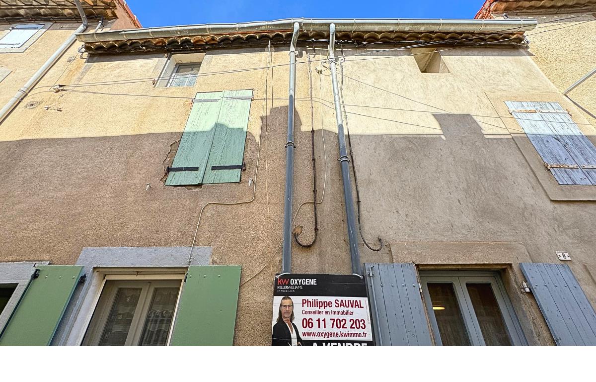 Investor Special: 5-Room House, 113 sqm in the Heart of Olonzac