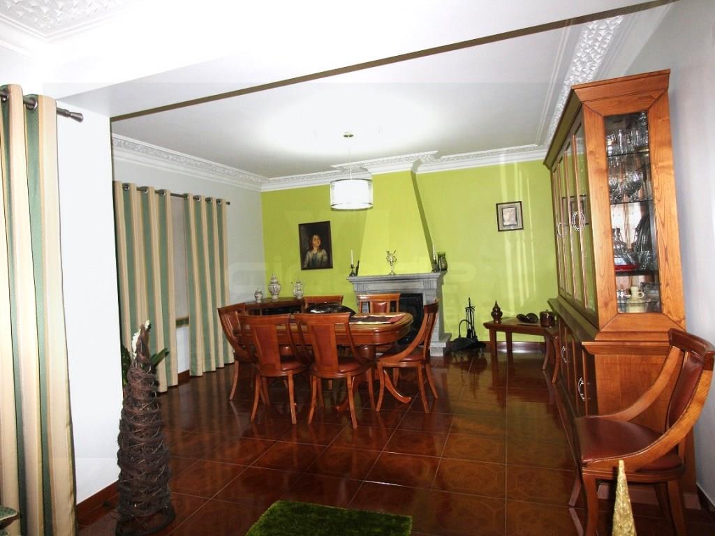 5 bedroom villa with land, in Covas - Stunning Views and Absolute Comfort