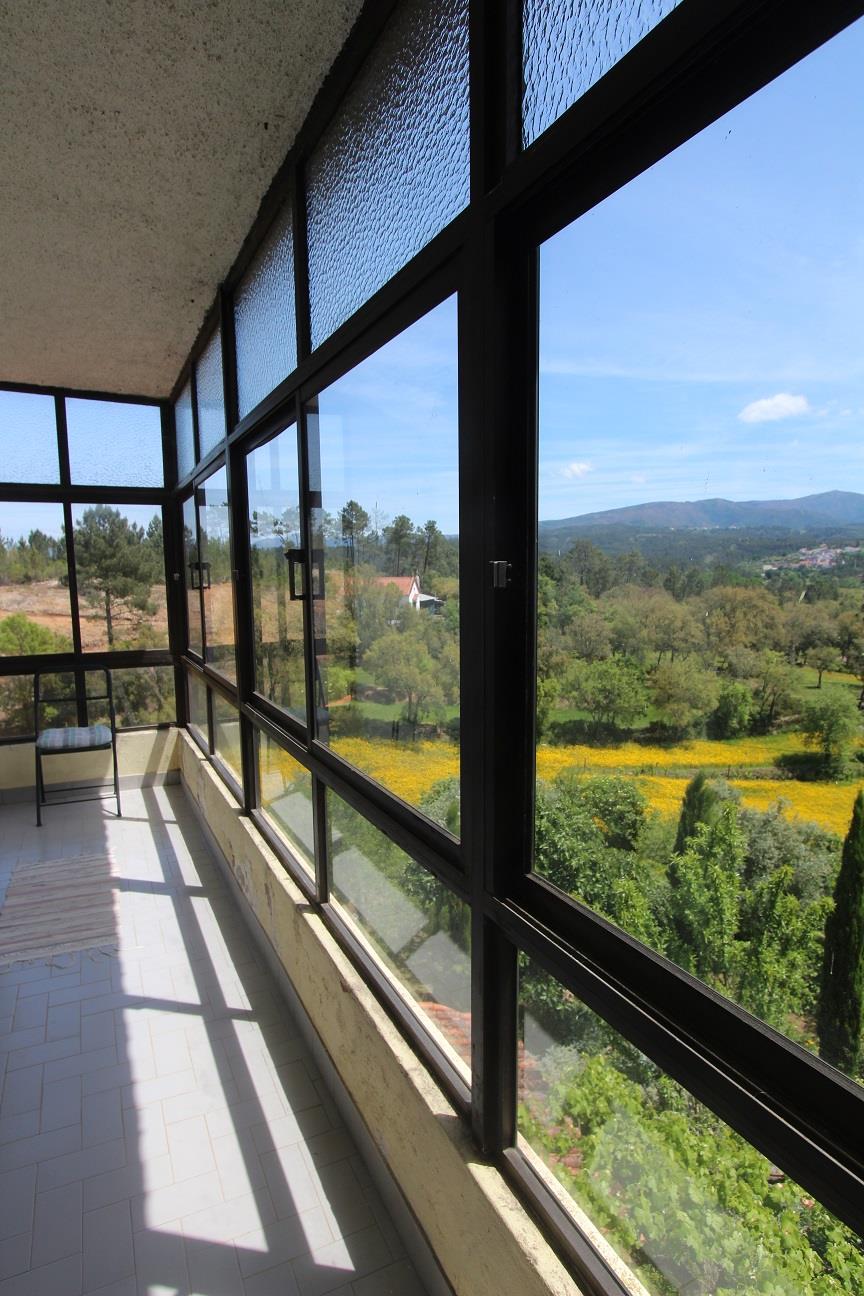 Villa mit 4 Schlafzimmern, mit Terrasse und Garten, mit herrlichem Blick auf die Berge!