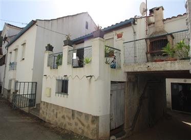 Rustikales Haus mit 2 Schlafzimmern, mit Terrasse und Garten nur wenige Minuten von Coja entfernt