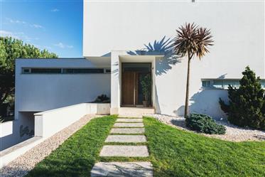 3 bedrooms Modern architecture villa + studio, with swimming pool and views of Serra da Estrela